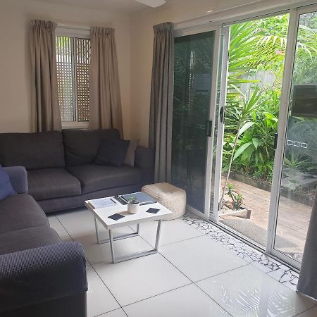 Pet Friendly & Spacious Two Bedroom Guest Unit Caloundra Exterior foto